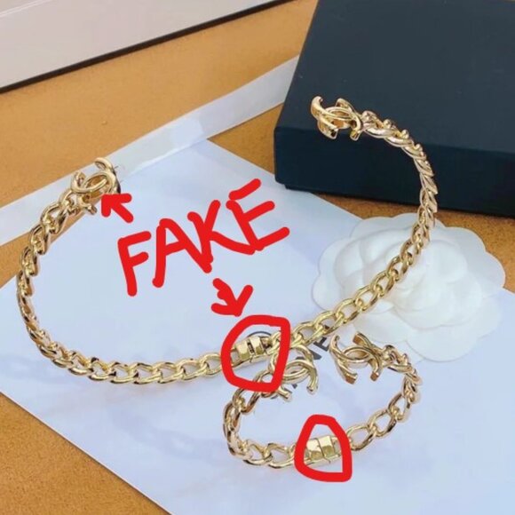 CHANEL CC GOLD CHAIN LINK CHOKER NECKLACE SIZE MEDIUM PRELOVED - Picture 9 of 9